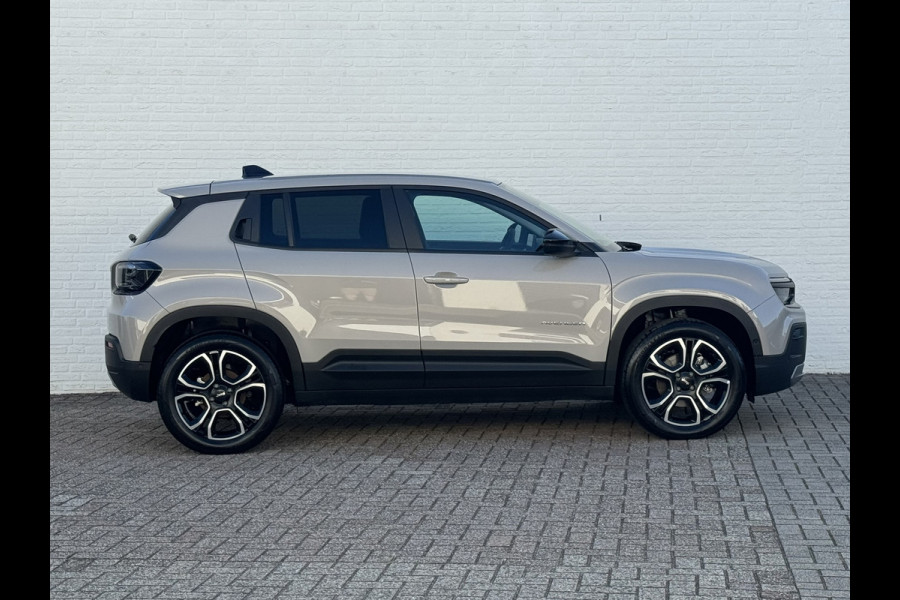 Jeep Avenger Summit 54 kWh SOH 96% Clima Camera Cruise Carplay PDC voor en achter Half Leder