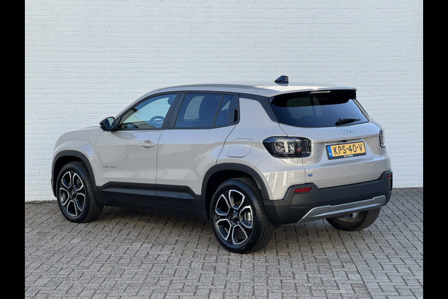 Jeep Avenger Summit 54 kWh SOH 96% Clima Camera Cruise Carplay PDC voor en achter Half Leder