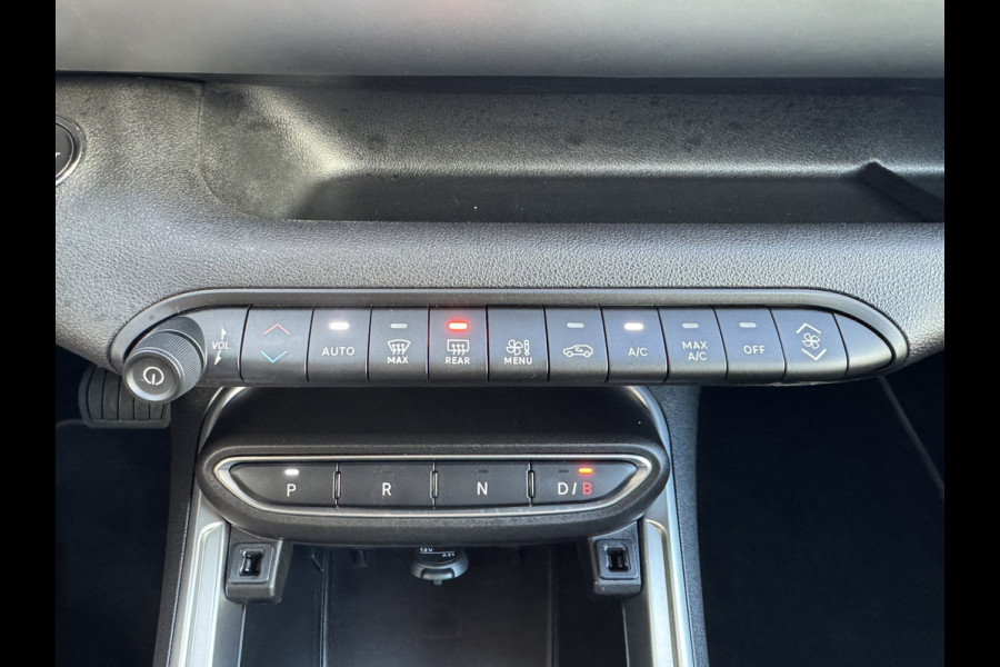Jeep Avenger Summit 54 kWh SOH 96% Clima Camera Cruise Carplay PDC voor en achter Half Leder