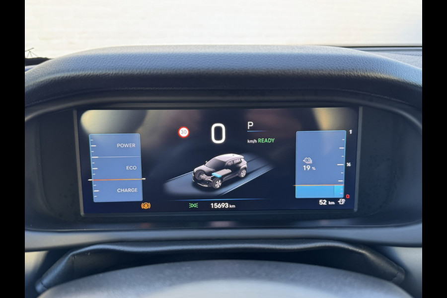 Jeep Avenger Summit 54 kWh SOH 96% Clima Camera Cruise Carplay PDC voor en achter Half Leder