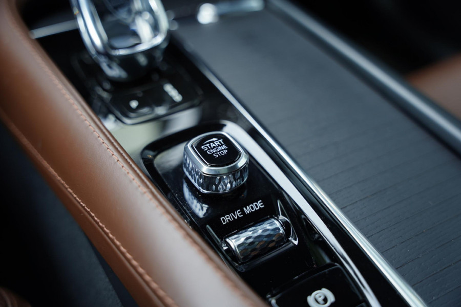 Volvo XC90 2.0 T8 Twin Engine AWD Inscription / Polestar / Bowers & Wilkins / Panoramadak / 1e Eigenaar