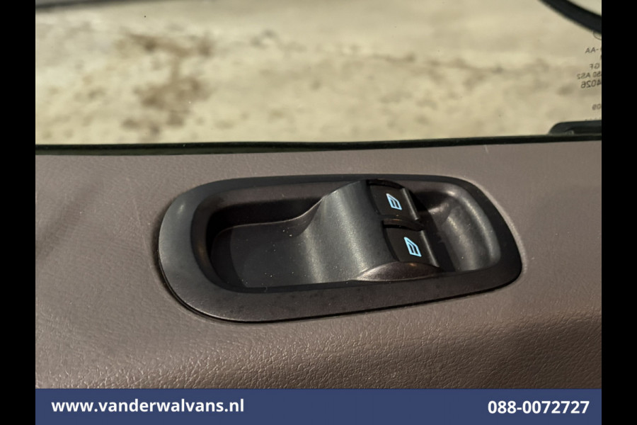 Ford Transit 2.0 TDCI 130pk L3H2 Euro6 Airco | Apple Carplay | Adaptieve Cruisecontrol | 2500kg Trekhaak Android Auto, Verwarmde Voorruit, Parkeersensoren, Bijrijdersbank