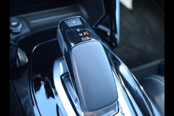 Peugeot e-208 EV GT Pack 50 kWh l voorstoelen verwarmd l adaptief cruise control l Apple Carplay/Android Auto l Alcantara bekleding