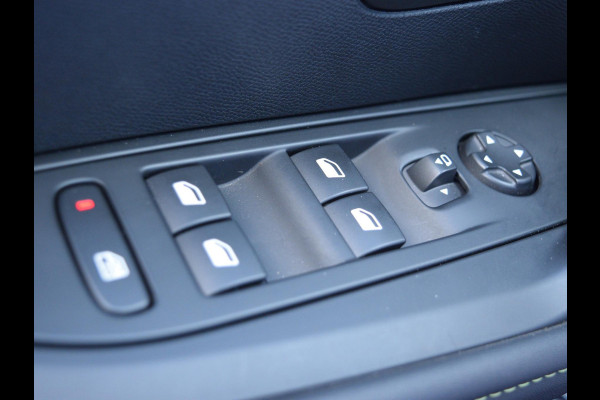 Peugeot e-208 EV GT Pack 50 kWh l voorstoelen verwarmd l adaptief cruise control l Apple Carplay/Android Auto l Alcantara bekleding