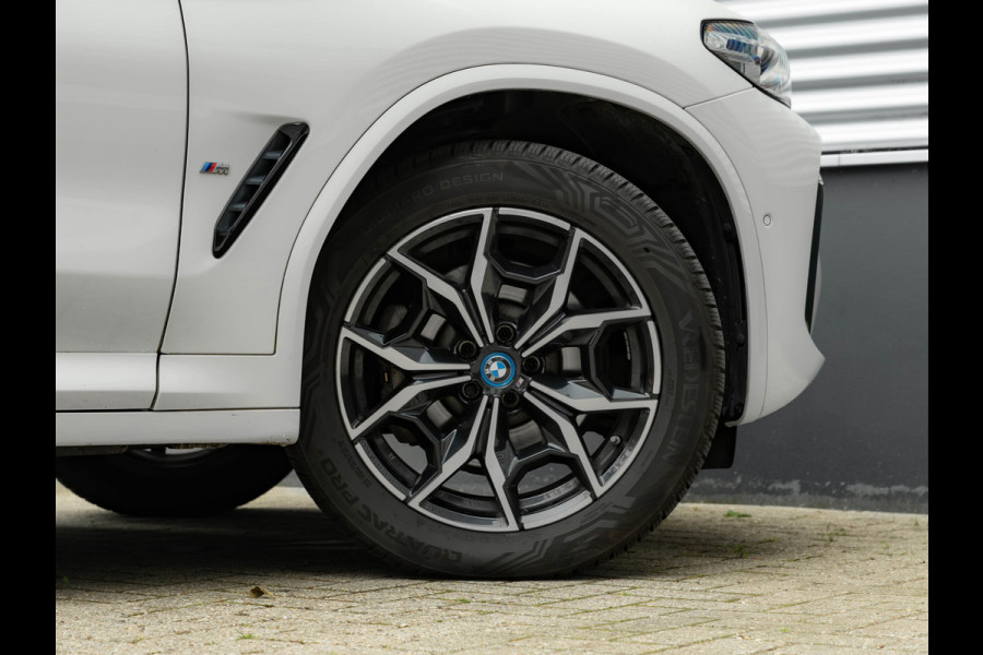 BMW X3 xDrive30e M-Sport - Trekhaak - Adaptive Cruise Control - Hifi - Camera
