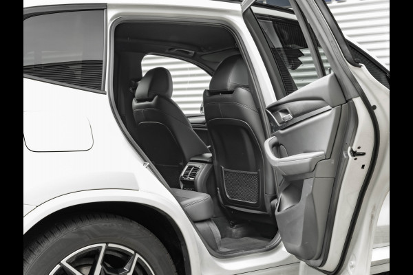BMW X3 xDrive30e M-Sport - Trekhaak - Adaptive Cruise Control - Hifi - Camera
