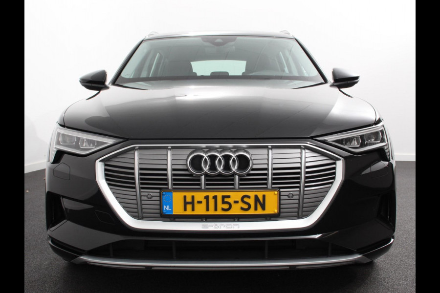 Audi e-tron e-tron 50 quattro Launch edition Navigatie Climate Control Parkeer Sensoren Lichtmetalen velgen