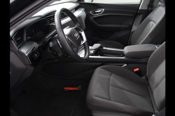 Audi e-tron e-tron 50 quattro Launch edition Navigatie Climate Control Parkeer Sensoren Lichtmetalen velgen
