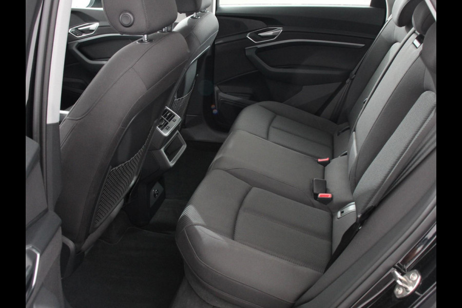 Audi e-tron e-tron 50 quattro Launch edition Navigatie Climate Control Parkeer Sensoren Lichtmetalen velgen