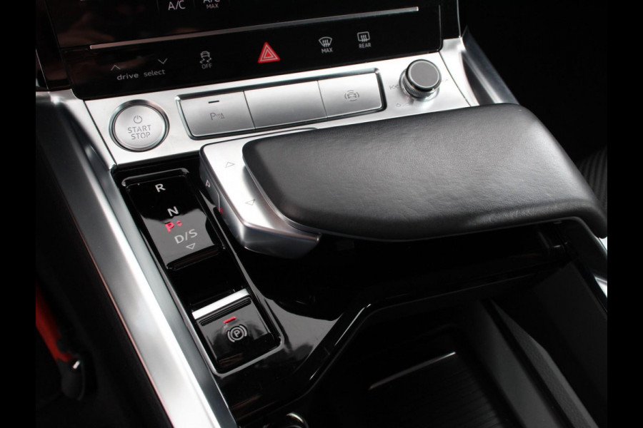 Audi e-tron e-tron 50 quattro Launch edition Navigatie Climate Control Parkeer Sensoren Lichtmetalen velgen