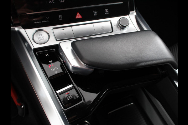 Audi e-tron e-tron 50 quattro Launch edition Navigatie Climate Control Parkeer Sensoren Lichtmetalen velgen