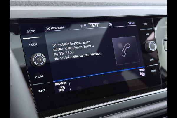 Volkswagen Taigo 1.0TSI Automaat R-Line Panoramadak Camera Adap.Cruise Trekhaak Stoelverwarming Apple Carplay Android Auto Navi Ecc Draadloze telefoonlader Keyless Lmv DAB Bluetooth IQ Light Pdc Isofix Privacy Glas Led Rijstrooksensor 1100KG Trekgewicht