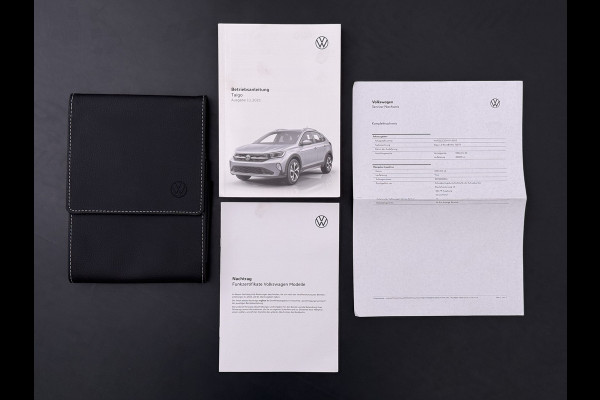 Volkswagen Taigo 1.0TSI Automaat R-Line Panoramadak Camera Adap.Cruise Trekhaak Stoelverwarming Apple Carplay Android Auto Navi Ecc Draadloze telefoonlader Keyless Lmv DAB Bluetooth IQ Light Pdc Isofix Privacy Glas Led Rijstrooksensor 1100KG Trekgewicht
