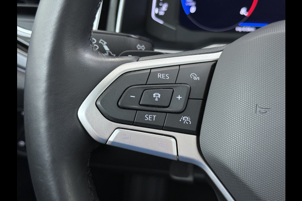 Volkswagen Taigo 1.0TSI Automaat R-Line Panoramadak Camera Adap.Cruise Trekhaak Stoelverwarming Apple Carplay Android Auto Navi Ecc Draadloze telefoonlader Keyless Lmv DAB Bluetooth IQ Light Pdc Isofix Privacy Glas Led Rijstrooksensor 1100KG Trekgewicht