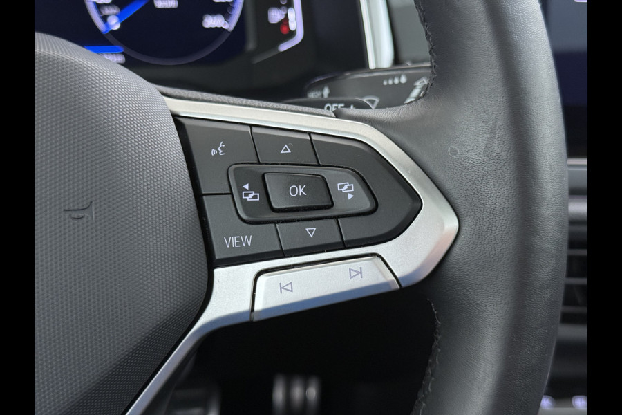 Volkswagen Taigo 1.0TSI Automaat R-Line Panoramadak Camera Adap.Cruise Trekhaak Stoelverwarming Apple Carplay Android Auto Navi Ecc Draadloze telefoonlader Keyless Lmv DAB Bluetooth IQ Light Pdc Isofix Privacy Glas Led Rijstrooksensor 1100KG Trekgewicht