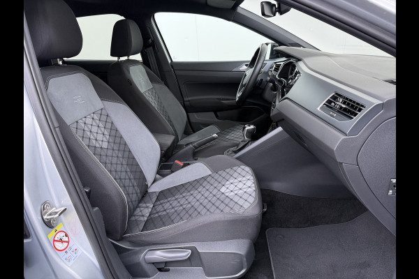 Volkswagen Taigo 1.0TSI Automaat R-Line Panoramadak Camera Adap.Cruise Trekhaak Stoelverwarming Apple Carplay Android Auto Navi Ecc Draadloze telefoonlader Keyless Lmv DAB Bluetooth IQ Light Pdc Isofix Privacy Glas Led Rijstrooksensor 1100KG Trekgewicht