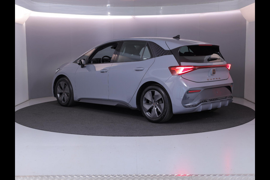 CUPRA Born Essential 62 kWh 204 pk | Private lease vanaf €612 | Navigatie via App | Parkeersensoren | Autom. airco | Lichtmetalen velgen 18" |