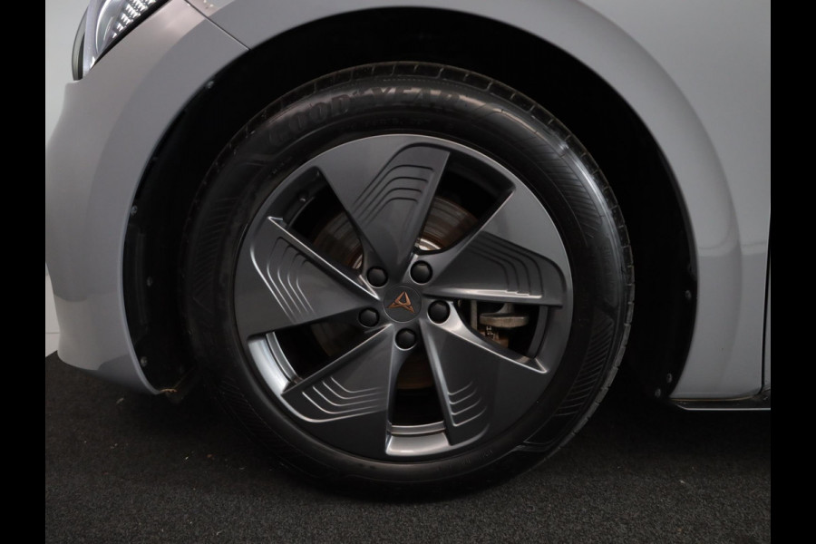 CUPRA Born Essential 62 kWh 204 pk | Private lease vanaf €612 | Navigatie via App | Parkeersensoren | Autom. airco | Lichtmetalen velgen 18" |