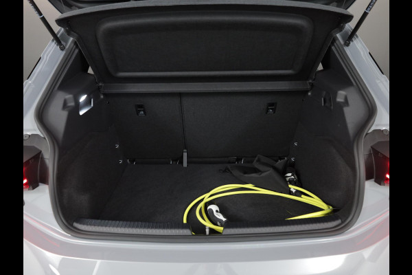 CUPRA Born Essential 62 kWh 204 pk | Private lease vanaf €612 | Navigatie via App | Parkeersensoren | Autom. airco | Lichtmetalen velgen 18" |