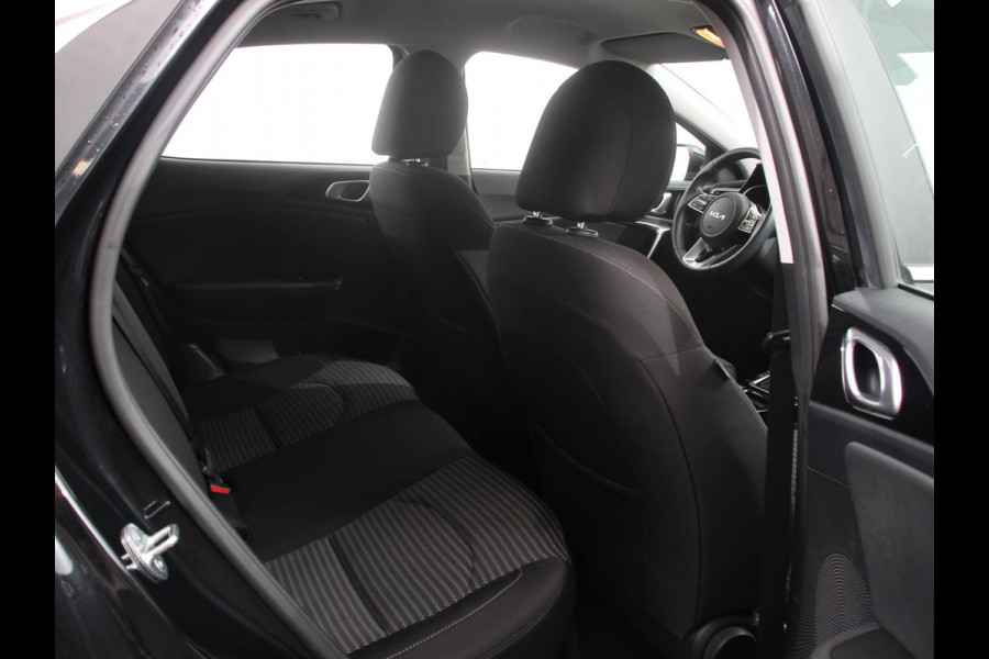 Kia Xceed 1.6 GDi PHEV Automaat DynamicLine Navigatie Apple Carplay/Android Auto  Adaptive Cruise Control  Parkeersensoren  Camera  Stoel-en stuurwielverwarming  Virtual Cockpit  Full LED