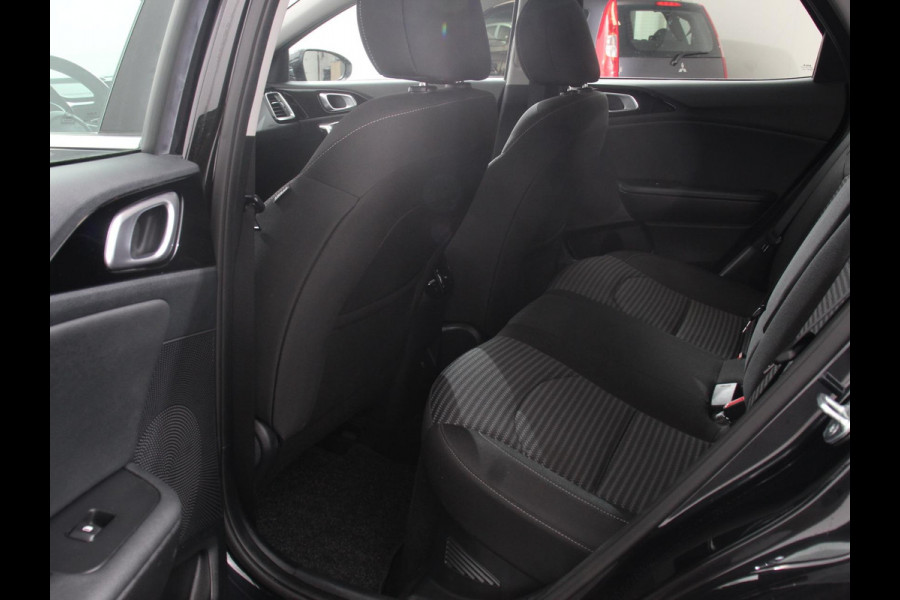 Kia Xceed 1.6 GDi PHEV Automaat DynamicLine Navigatie Apple Carplay/Android Auto  Adaptive Cruise Control  Parkeersensoren  Camera  Stoel-en stuurwielverwarming  Virtual Cockpit  Full LED