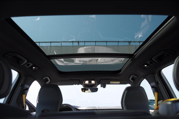 Volvo XC60 T8 455PK Automaat AWD Polestar Engineered / Google infotaiment / Adaptieve cruise control / BLIS/ Panoramamisch schuif-kanteldak / Stoel- en stuurwielverwarming / Apple Carplay / Head-up display / Gelamineerde ramen / 22"Velgen / Harman Kardon audio /