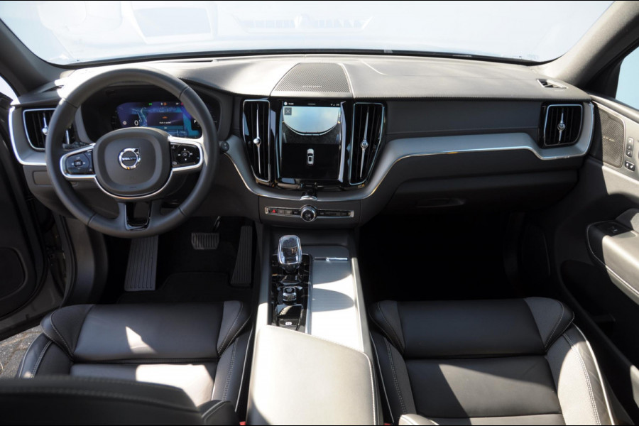 Volvo XC60 T8 455PK Automaat AWD Polestar Engineered / Google infotaiment / Adaptieve cruise control / BLIS/ Panoramamisch schuif-kanteldak / Stoel- en stuurwielverwarming / Apple Carplay / Head-up display / Gelamineerde ramen / 22"Velgen / Harman Kardon audio /