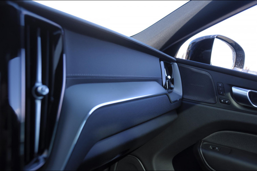 Volvo XC60 T8 455PK Automaat AWD Polestar Engineered / Google infotaiment / Adaptieve cruise control / BLIS/ Panoramamisch schuif-kanteldak / Stoel- en stuurwielverwarming / Apple Carplay / Head-up display / Gelamineerde ramen / 22"Velgen / Harman Kardon audio /