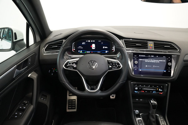 Volkswagen Tiguan 1.4 TSI eHybrid R-Line Business Panoramadak Leder ACC PDC Memory Stoelen 24 Maanden garantie* (Vraag naar de voorwaarden)