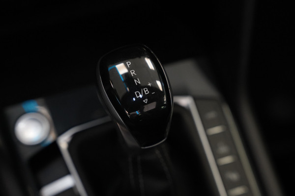 Volkswagen Tiguan 1.4 TSI eHybrid R-Line Business Panoramadak Leder ACC PDC Memory Stoelen 24 Maanden garantie* (Vraag naar de voorwaarden)