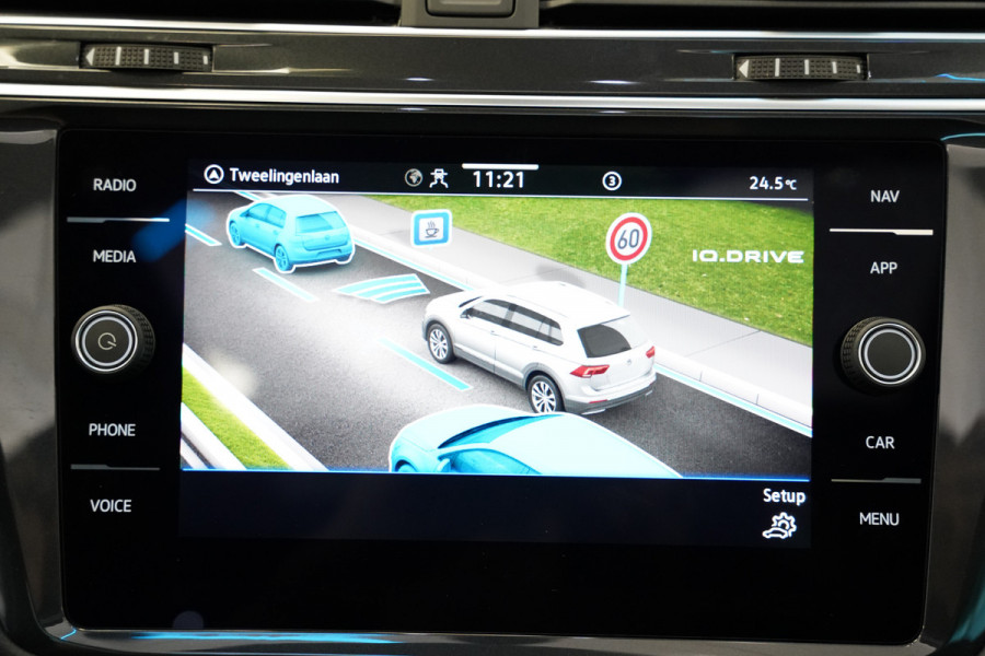 Volkswagen Tiguan 1.4 TSI eHybrid R-Line Business Panoramadak Leder ACC PDC Memory Stoelen 24 Maanden garantie* (Vraag naar de voorwaarden)