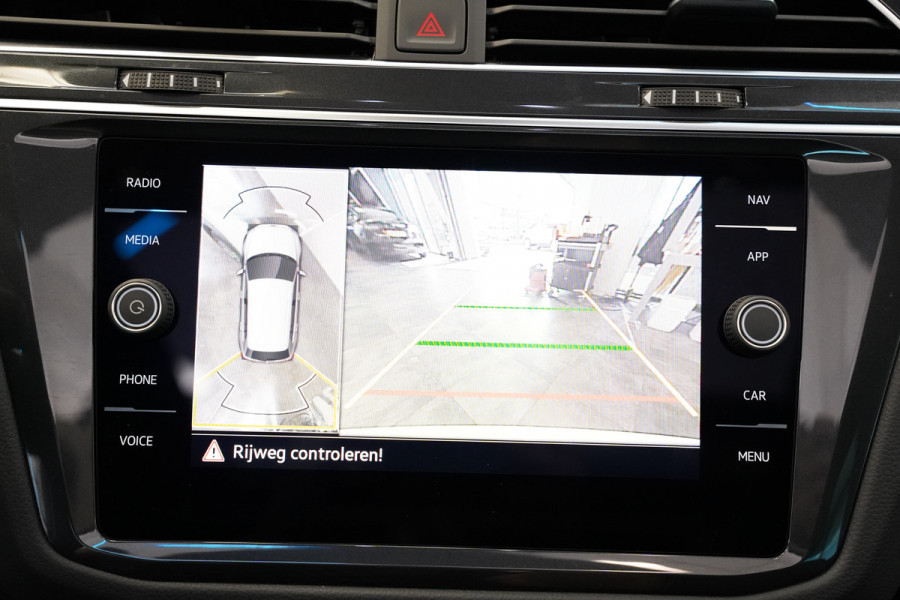 Volkswagen Tiguan 1.4 TSI eHybrid R-Line Business Panoramadak Leder ACC PDC Memory Stoelen 24 Maanden garantie* (Vraag naar de voorwaarden)
