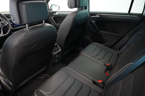 Volkswagen Tiguan 1.4 TSI eHybrid R-Line Business Panoramadak Leder ACC PDC Memory Stoelen 24 Maanden garantie* (Vraag naar de voorwaarden)