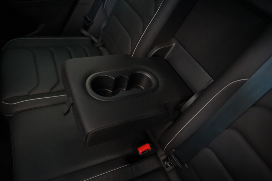 Volkswagen Tiguan 1.4 TSI eHybrid R-Line Business Panoramadak Leder ACC PDC Memory Stoelen 24 Maanden garantie* (Vraag naar de voorwaarden)