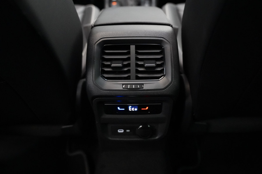 Volkswagen Tiguan 1.4 TSI eHybrid R-Line Business Panoramadak Leder ACC PDC Memory Stoelen 24 Maanden garantie* (Vraag naar de voorwaarden)
