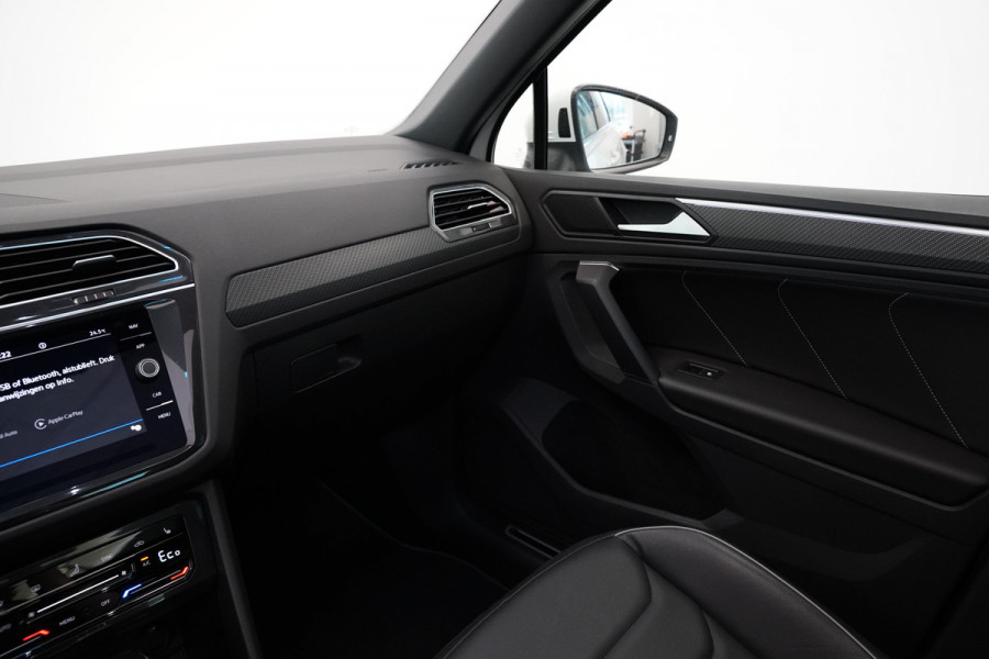 Volkswagen Tiguan 1.4 TSI eHybrid R-Line Business Panoramadak Leder ACC PDC Memory Stoelen 24 Maanden garantie* (Vraag naar de voorwaarden)