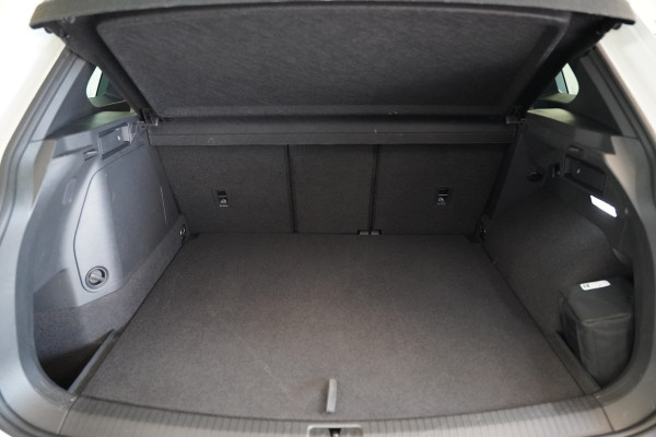 Volkswagen Tiguan 1.4 TSI eHybrid R-Line Business Panoramadak Leder ACC PDC Memory Stoelen 24 Maanden garantie* (Vraag naar de voorwaarden)