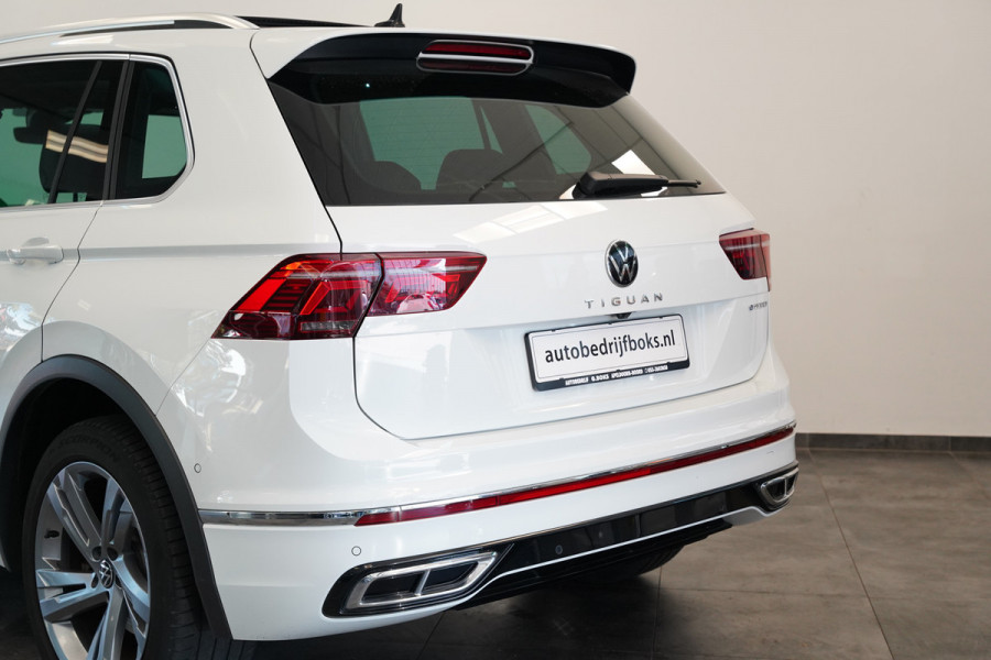 Volkswagen Tiguan 1.4 TSI eHybrid R-Line Business Panoramadak Leder ACC PDC Memory Stoelen 24 Maanden garantie* (Vraag naar de voorwaarden)