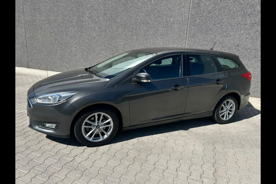 Ford FOCUS Wagon 1.0 Lease Edition | CARPLAY | TREKHAAK | NAVI | BLUETOOTH | CC | PDC | APK T/M 7-6-2027 | NW DISTRIBUTIE | TOPPER