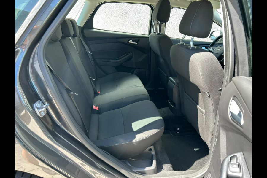 Ford FOCUS Wagon 1.0 Lease Edition | CARPLAY | TREKHAAK | NAVI | BLUETOOTH | CC | PDC | APK T/M 7-6-2027 | NW DISTRIBUTIE | TOPPER