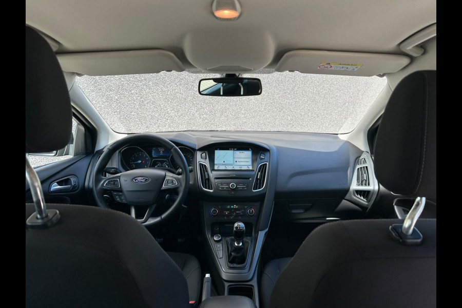 Ford FOCUS Wagon 1.0 Lease Edition | CARPLAY | TREKHAAK | NAVI | BLUETOOTH | CC | PDC | APK T/M 7-6-2027 | NW DISTRIBUTIE | TOPPER