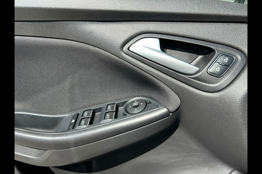 Ford FOCUS Wagon 1.0 Lease Edition | CARPLAY | TREKHAAK | NAVI | BLUETOOTH | CC | PDC | APK T/M 7-6-2027 | NW DISTRIBUTIE | TOPPER