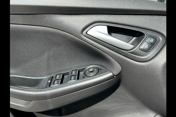 Ford FOCUS Wagon 1.0 Lease Edition | CARPLAY | TREKHAAK | NAVI | BLUETOOTH | CC | PDC | APK T/M 7-6-2027 | NW DISTRIBUTIE | TOPPER