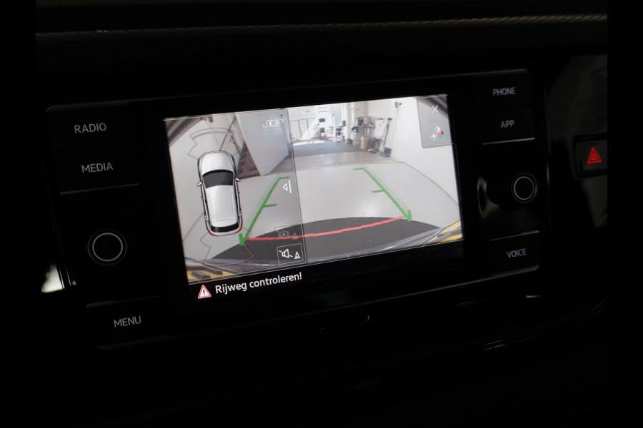 Volkswagen Taigo 1.0 TSI Life Edition 95 pk | Verlengde garantie | Navigatie via App | Parkeersensoren | Achteruitrijcamera | Adaptieve cruise control | Keyless |