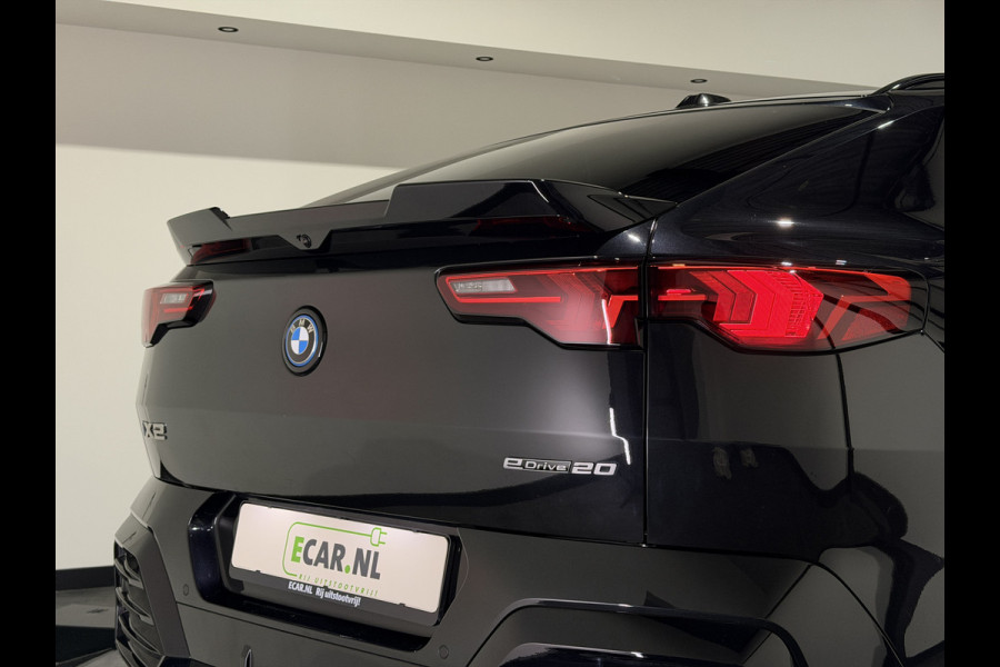 BMW iX2 eDrive20 67 kWh M Sport Edition | Panoramadak | Leder | Premiumpakket | ACC | LED adaptief  | M Sport Pro