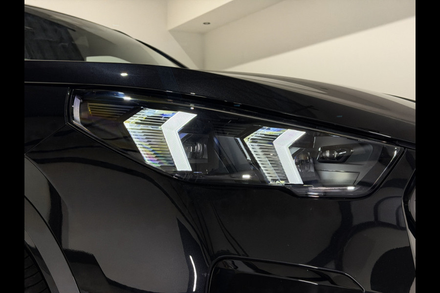 BMW iX2 eDrive20 67 kWh M Sport Edition | Panoramadak | Leder | Premiumpakket | ACC | LED adaptief  | M Sport Pro