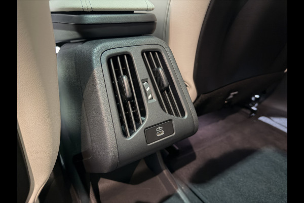 BMW iX2 eDrive20 67 kWh M Sport Edition | Panoramadak | Leder | Premiumpakket | ACC | LED adaptief  | M Sport Pro