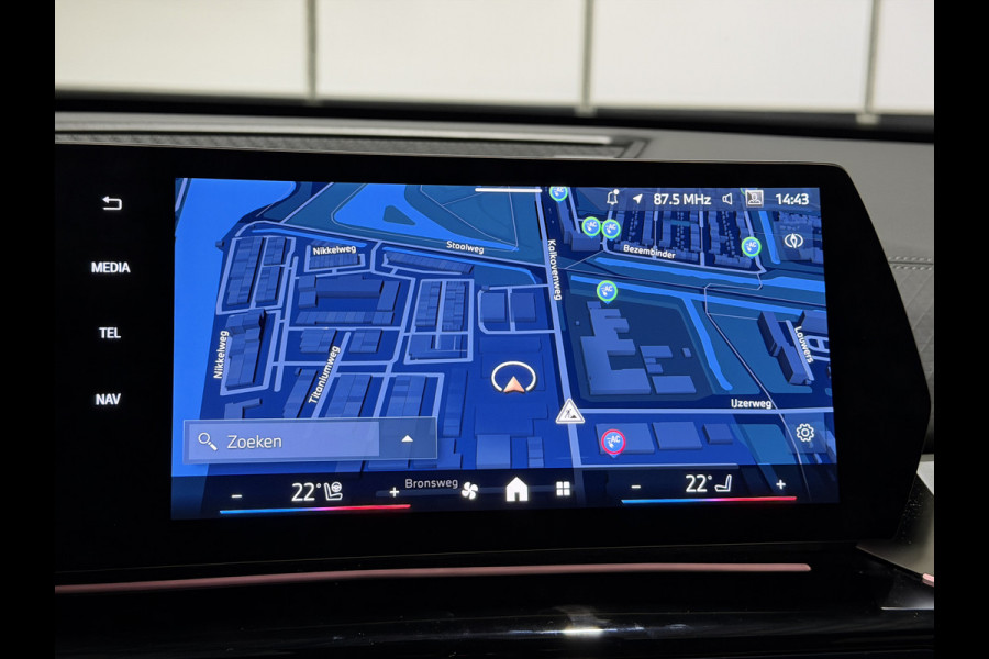 BMW iX2 eDrive20 67 kWh M Sport Edition | Panoramadak | Leder | Premiumpakket | ACC | LED adaptief  | M Sport Pro