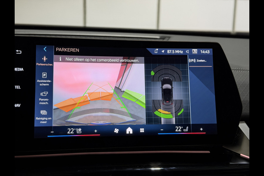 BMW iX2 eDrive20 67 kWh M Sport Edition | Panoramadak | Leder | Premiumpakket | ACC | LED adaptief  | M Sport Pro