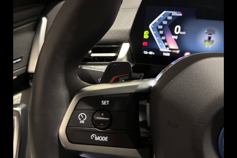 BMW iX2 eDrive20 67 kWh M Sport Edition | Panoramadak | Leder | Premiumpakket | ACC | LED adaptief  | M Sport Pro